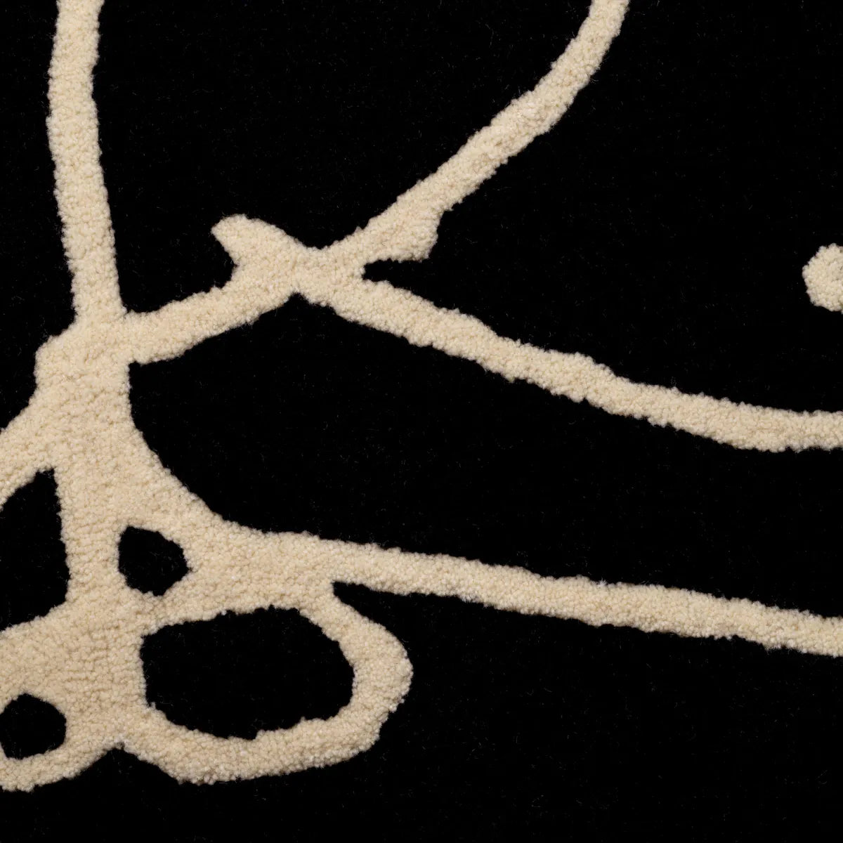 Piccione Rug | Black