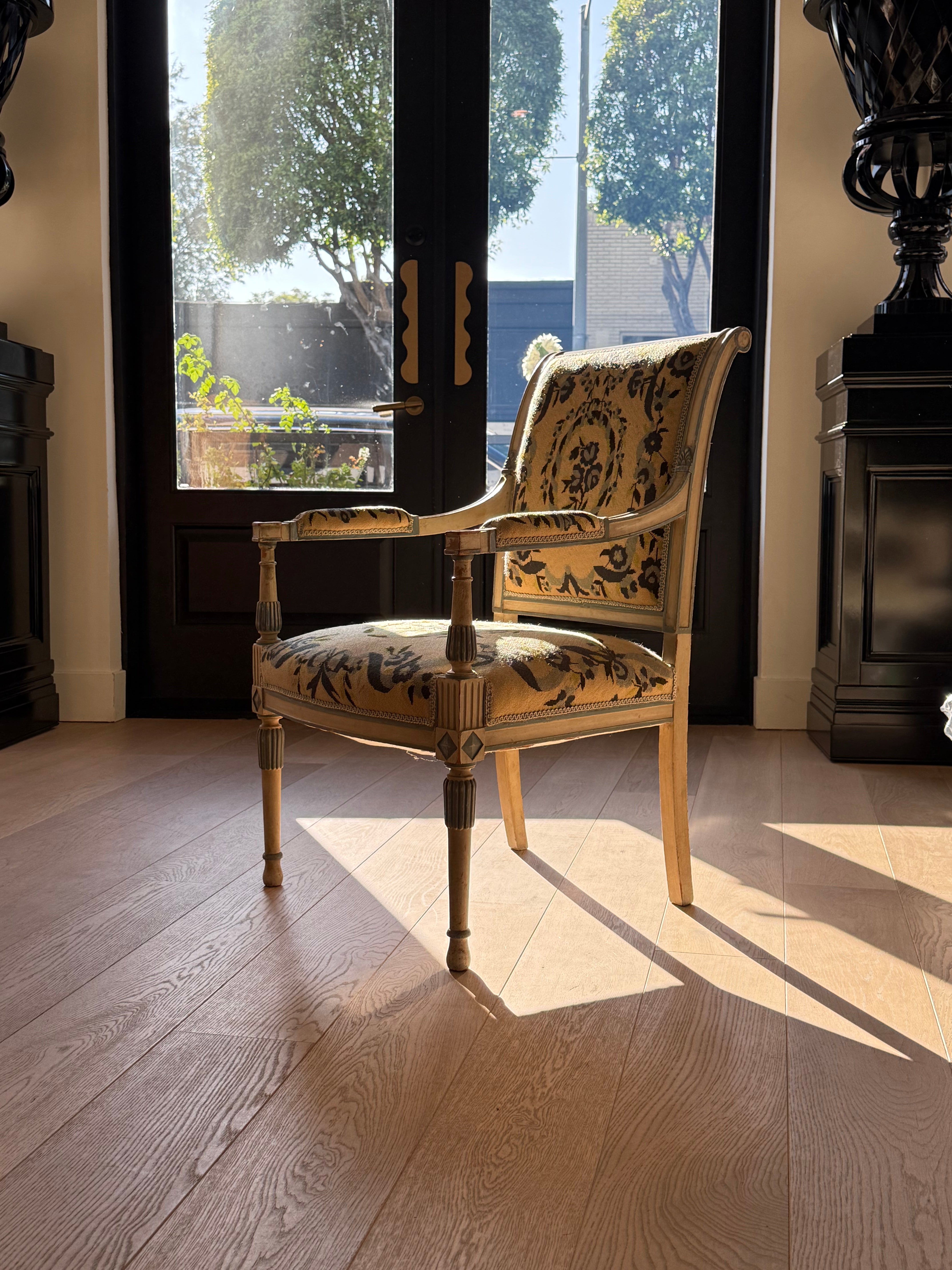 A Pair of Belle Époque ‘Grisaille’ Fauteuils