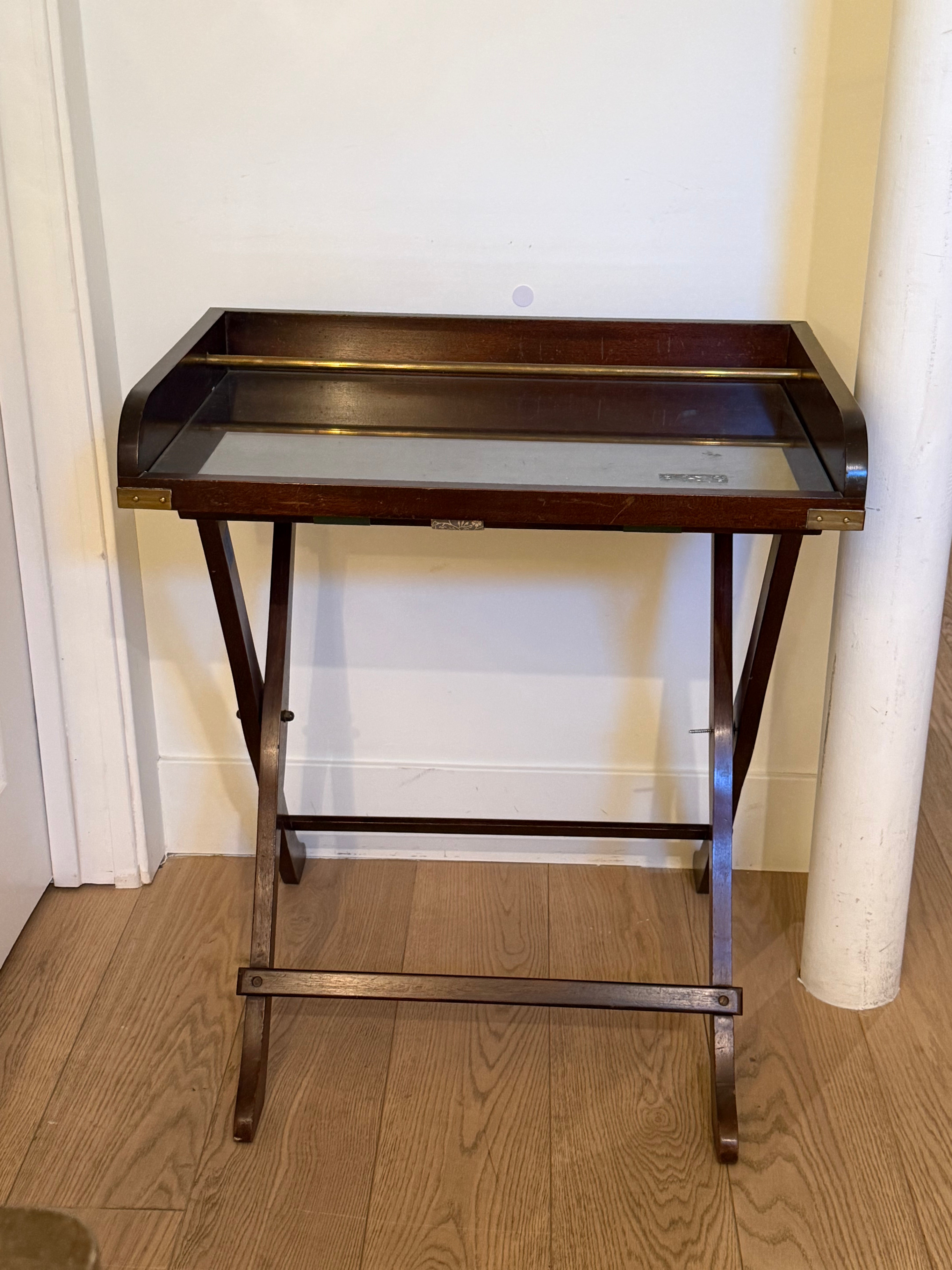 Campaign Style Drinks Table