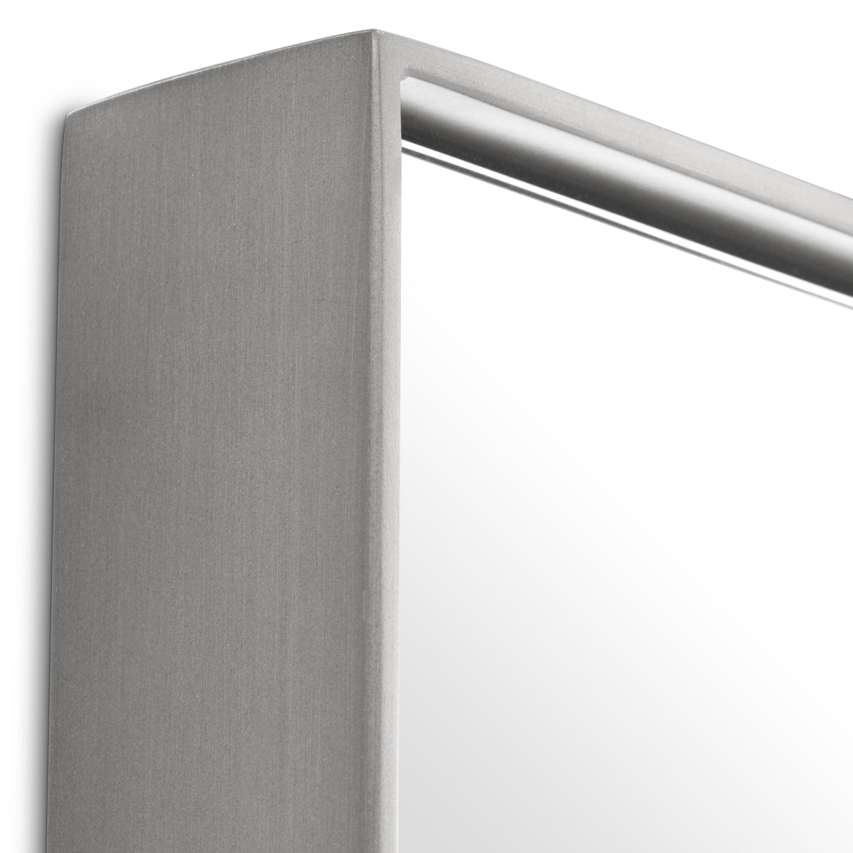 Novella Mirror