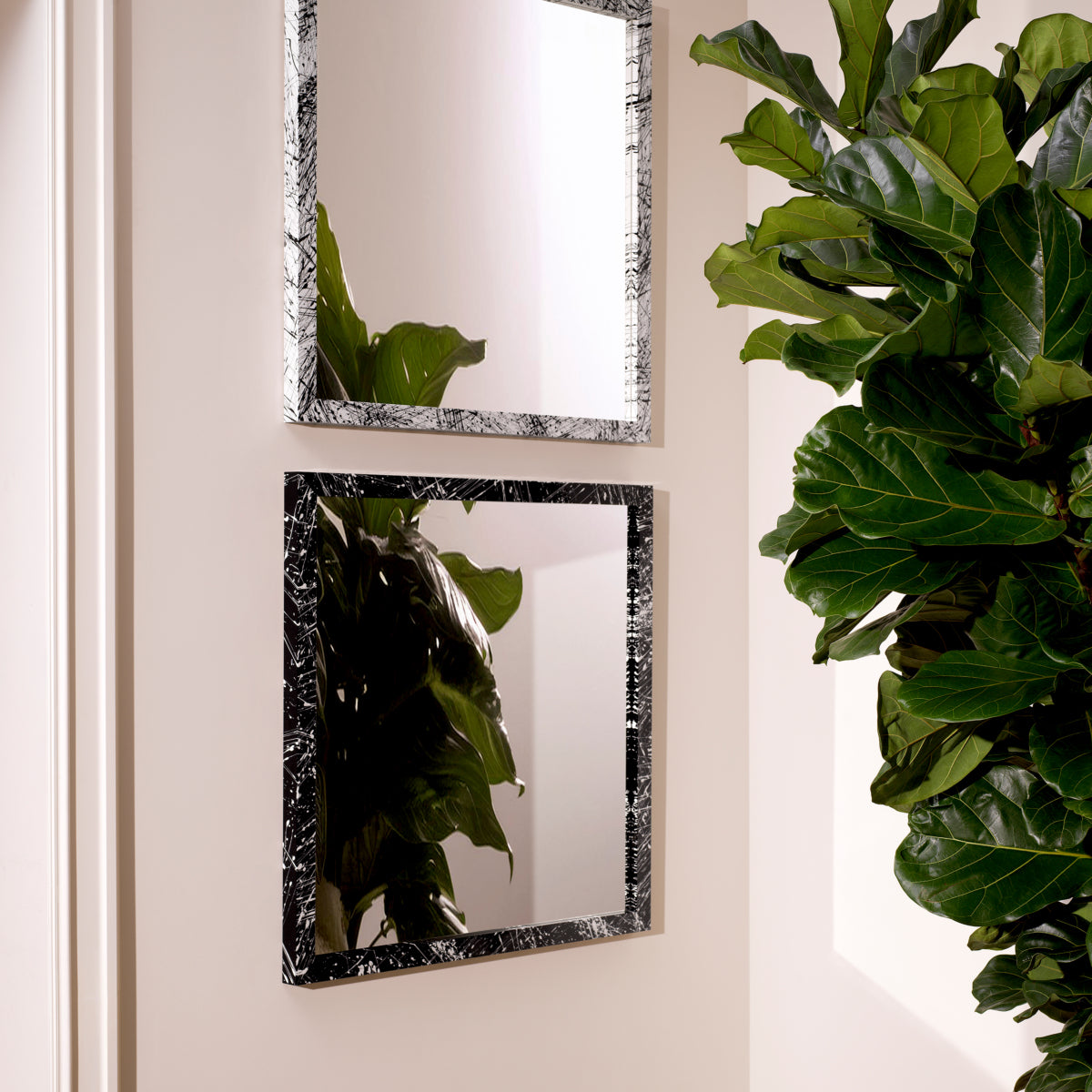 Eccentricity Mirror | Black
