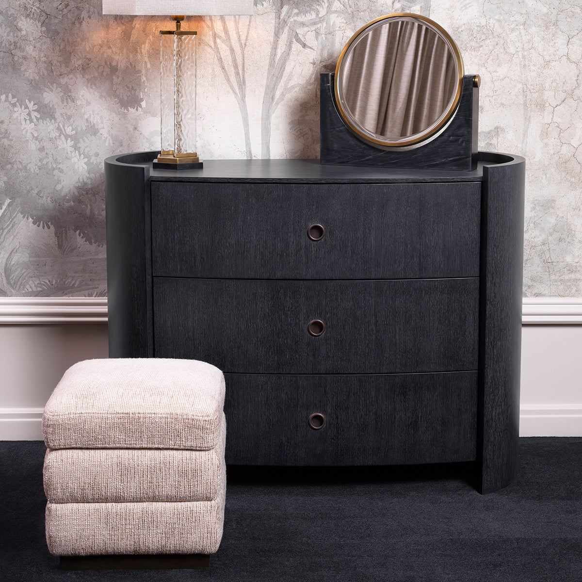 Valmont Stool