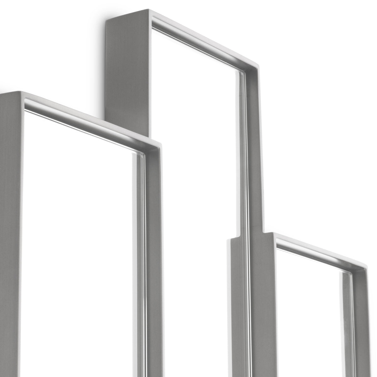 Novella Mirror
